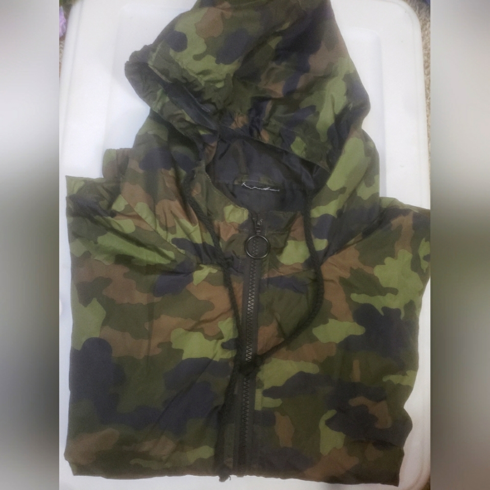 Adjustable Camo Windbreaker